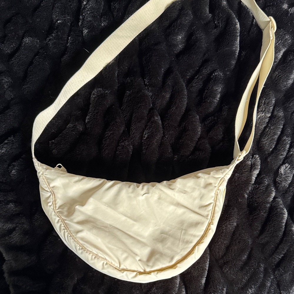 Uniqlo Cream Shoulder Bag